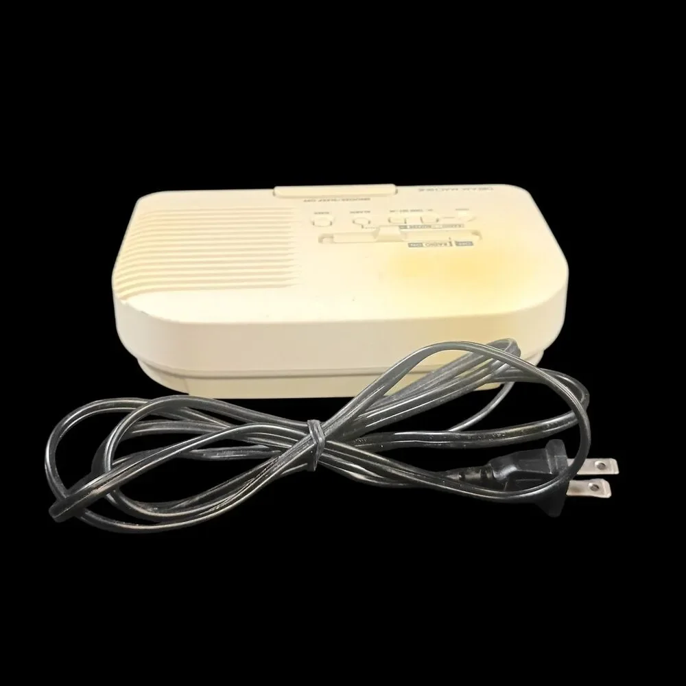 Vintage Sony Dream Machine FM/AM Digital Alarm Clock Radio ICF-C25 Beige